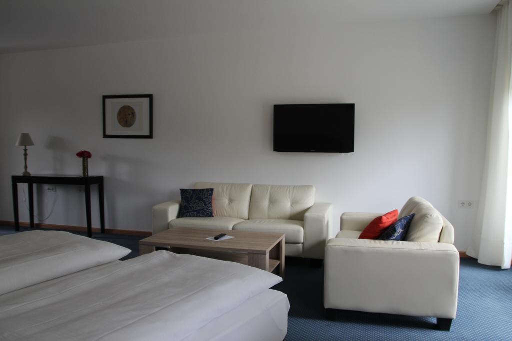 Neuenhagen bei Berlin Hotel Lindenstrasse חדר תמונה